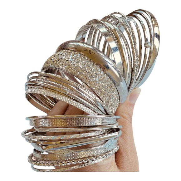 Set of 35 Thin Silver Tone Metal Y2K Style Glam Fashion Bangles Bracelets Stack - Picture 2 of 4